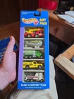 Vintage 1991 Hot Wheels BLIMP & SUPPORT TEAM 5-Car Gift Pack New