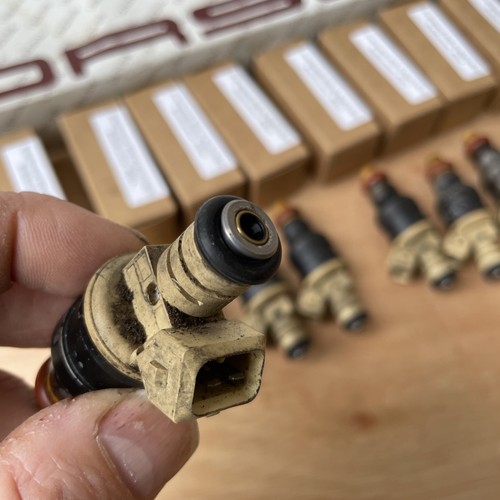 Porsche 928 S4 Injector Set - Picture 6 of 6