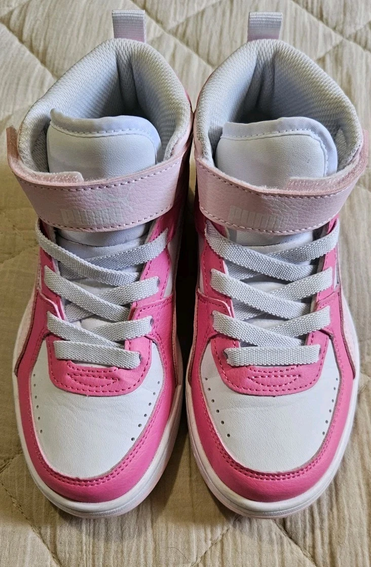 Sneakers Puma taglia 1c rosa e bianche. Forma leggermente usata.