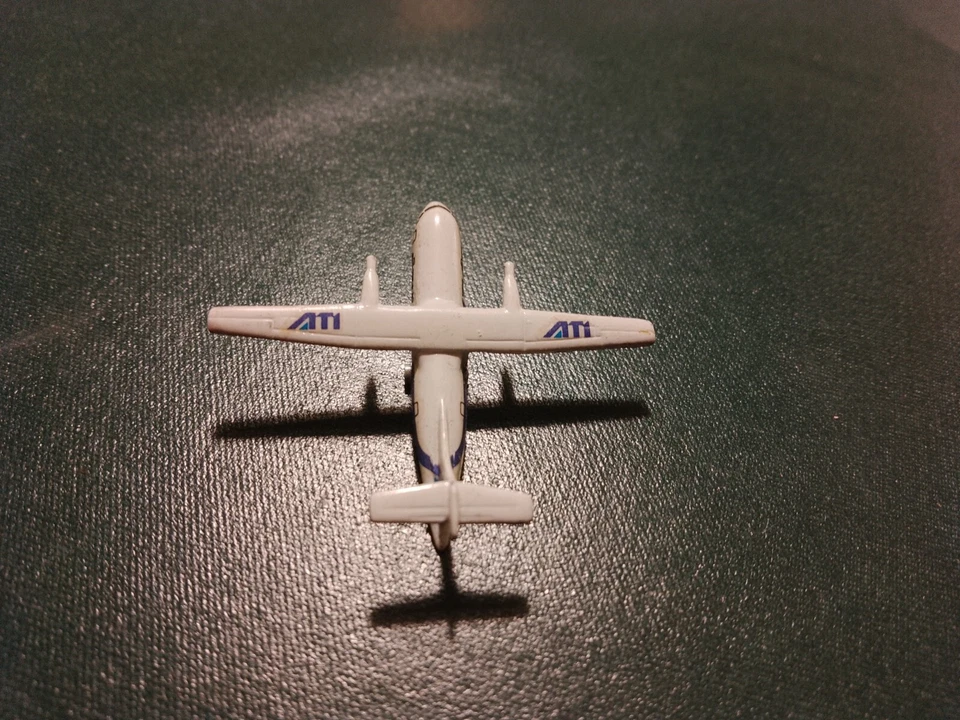 Modellino aereo in metallo ATR 42 Bimotore a Elica Compagnia ATI Anni 70' - 80' - Immagine 3 di 4