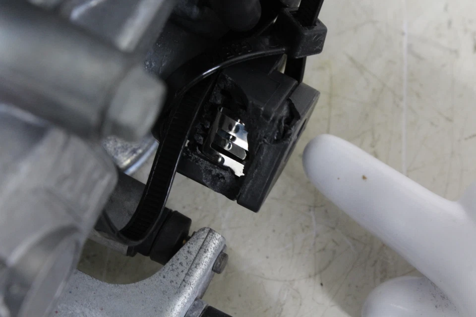 Carburador/inyectores Triumph Thruxton 900 2011 de carburador Foto 2 de 4