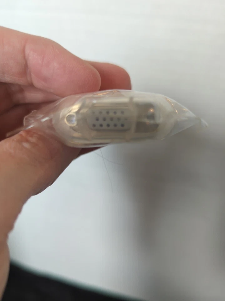 Apple Mini DisplayPort Adapters - Female DVI & VGA - Image 4 of 4