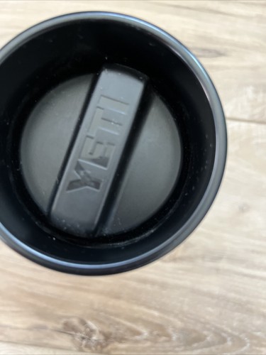 YETI 12oz RAMBLER BOTTLE w/Hot Shot Cap Black - 第 6/9 張圖片