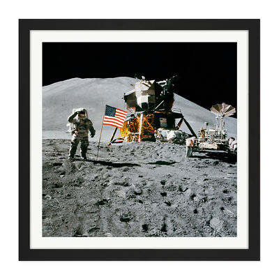Flagge der Mission Apollo 15 im Weltraum Gerahmter Kunstdruck 41x41 cm