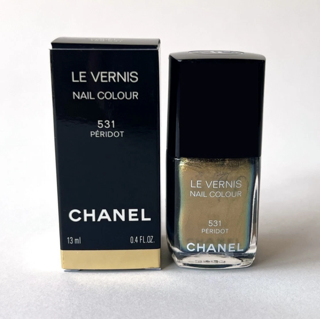 CHANEL Nail Polish Le Vernis 531 PERIDOT New with Box
Opens in a new window or tab