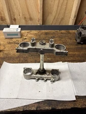 1998 HONDA 97-99 CR250R OEM FRONT FORKS CLAMP TRIPLE TREE STEERING STEM