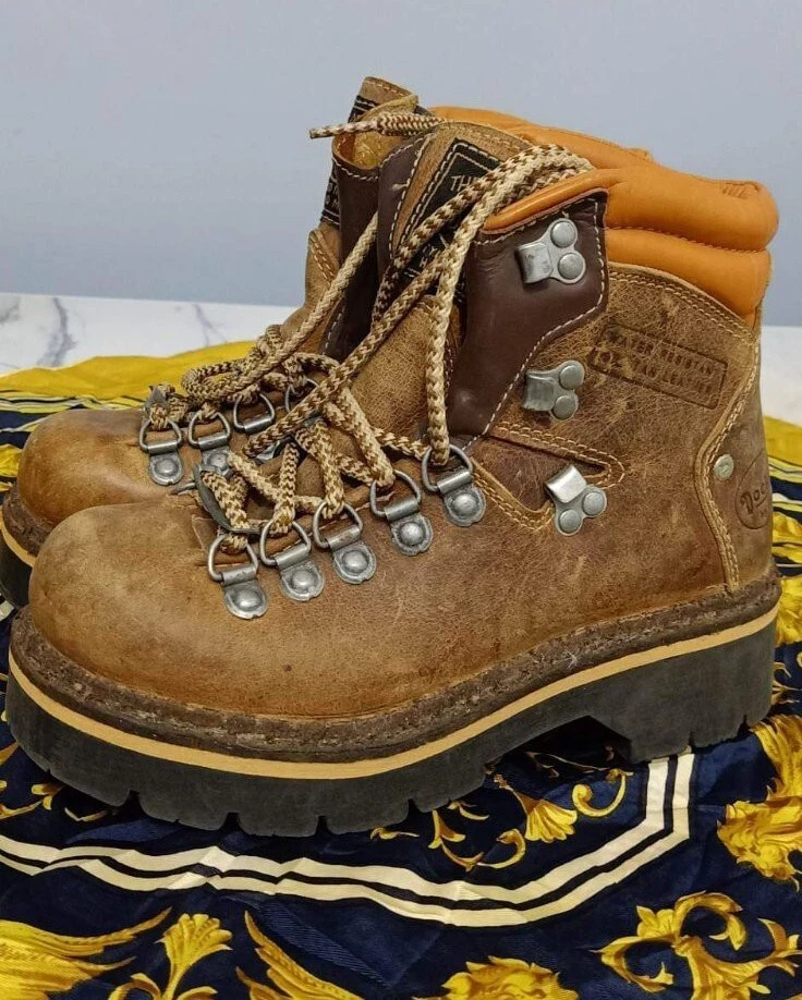 Handmade Leather Hiking Boots