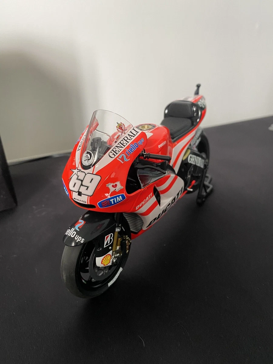 1/12 ドゥカティ GP11.1 #46 モトGP 2011 V.ロッシ