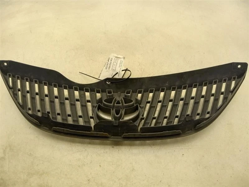 04-06 REJILLA SUPERIOR DELANTERA TOYOTA SOLARA SLE 3,3 L Foto 3 de 4