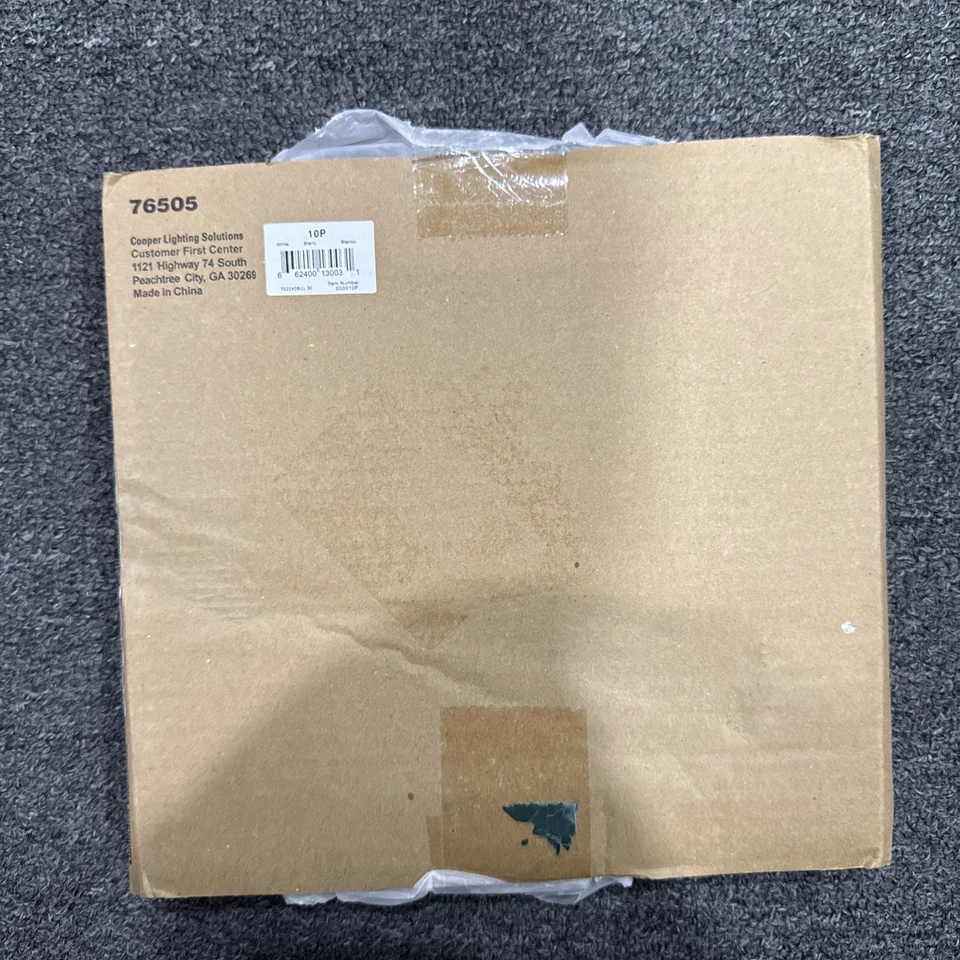 HALO 9” WHITE RECESSED CEILING LIGHT SQUARE TRIM GLASS ALBALITE LENS FIXTURE - Image 3 of 4