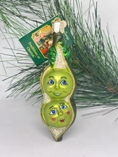 Old World Christmas Glass TWO PEAS IN A POD Ornament Tagged