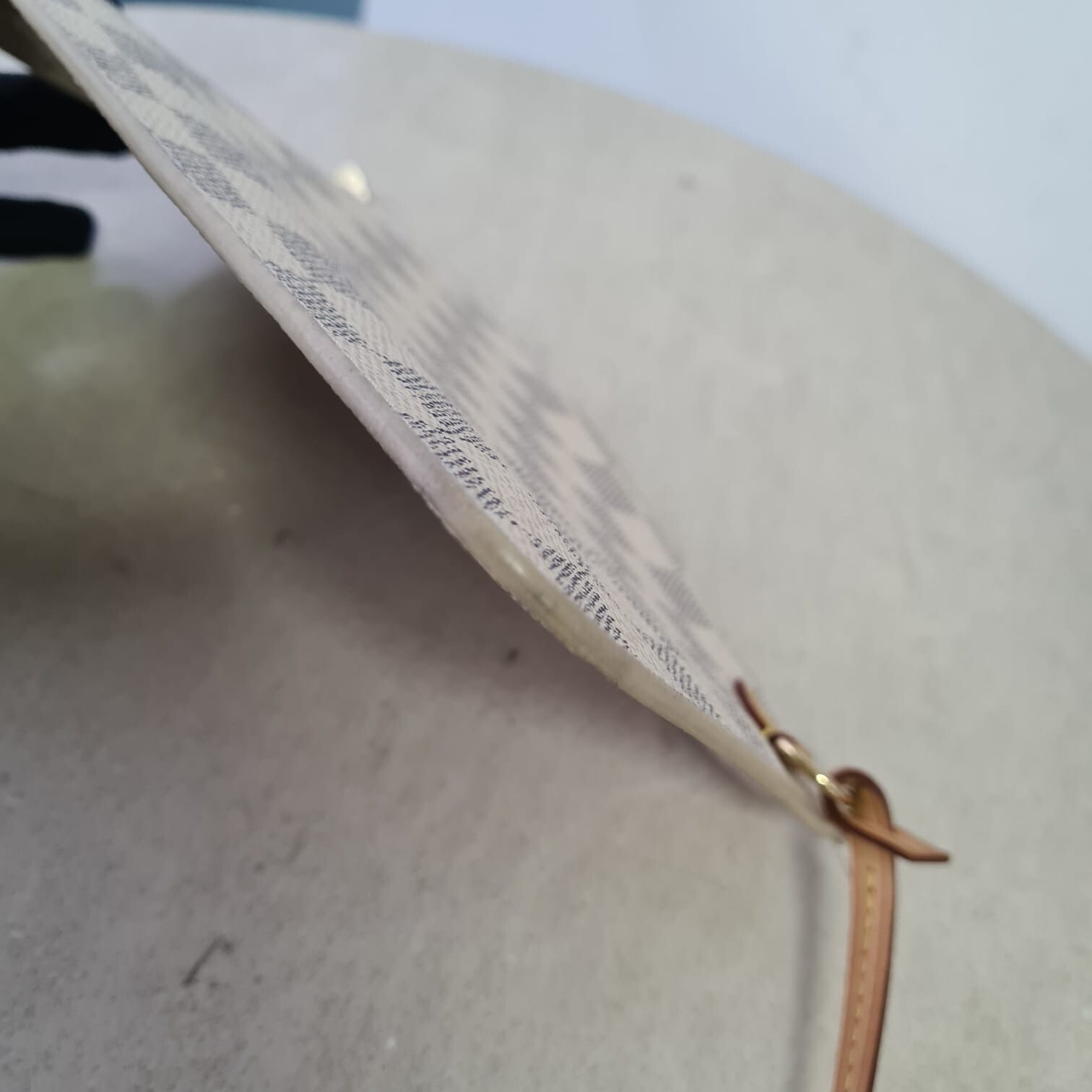 Foto 5 di 24