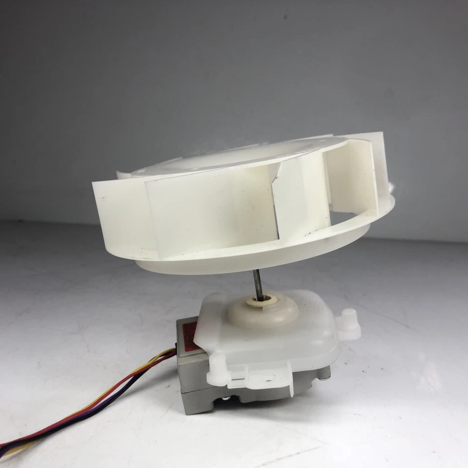 Motor ventilador condensador refrigerador LG Kenmore OEM, EAU63103205 Foto 4 de 4