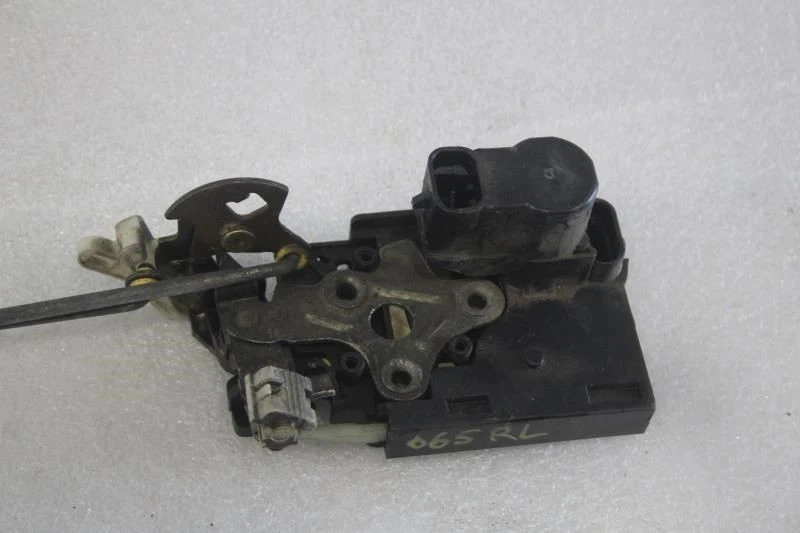 1997 1998 1999 2000 2001 2003 2004 BUICK REGAL ЛЕВАЯ ЗАДНЯЯ ДВЕРЬ ЗАМОК ПРИВОД - Изображение 2 из 4