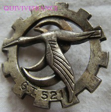 IN7256 - INSIGNE 521° Groupe de Transport, sigle gravé, dos lisse