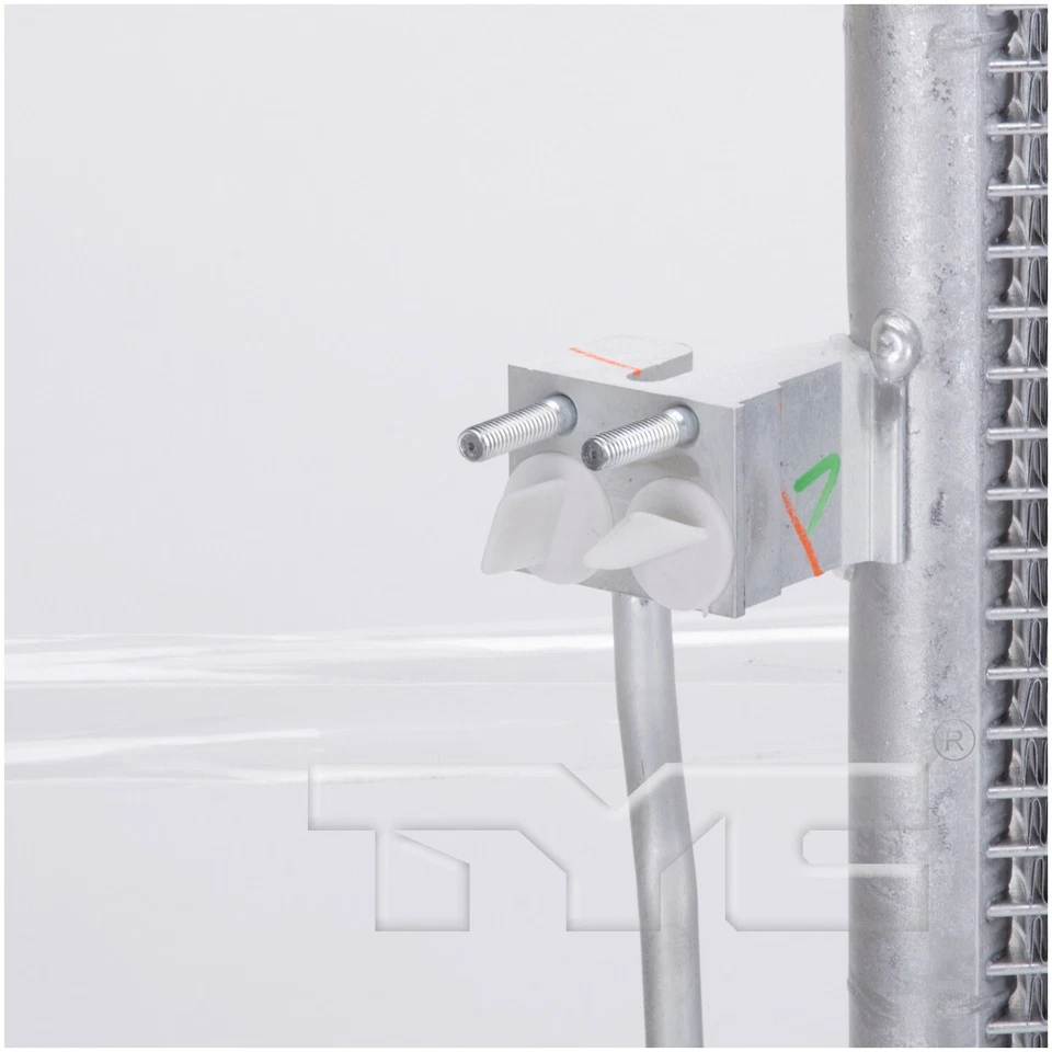 Condensador de aire acondicionado TYC para Mercedes-Benz 4421 Foto 4 de 4