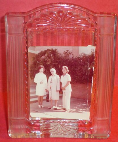 *** REDUCED 10% *** MIKASA COTILLION FROST PICTURE FRAME 3" X 4 1/4"