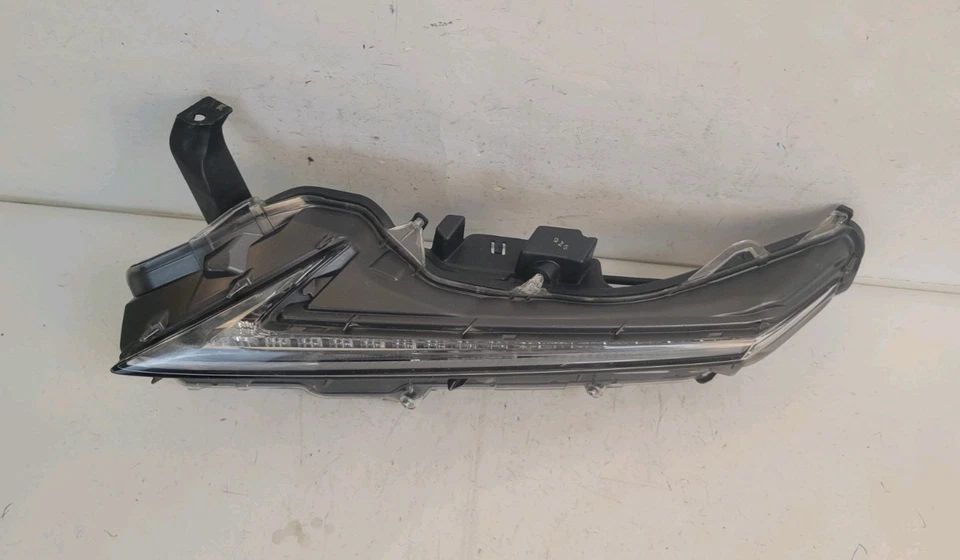 2018-2021 Lexus NX300 NX300h LH Left Driver Turn Signal Light DRL LED OEM - Изображение 2 из 4