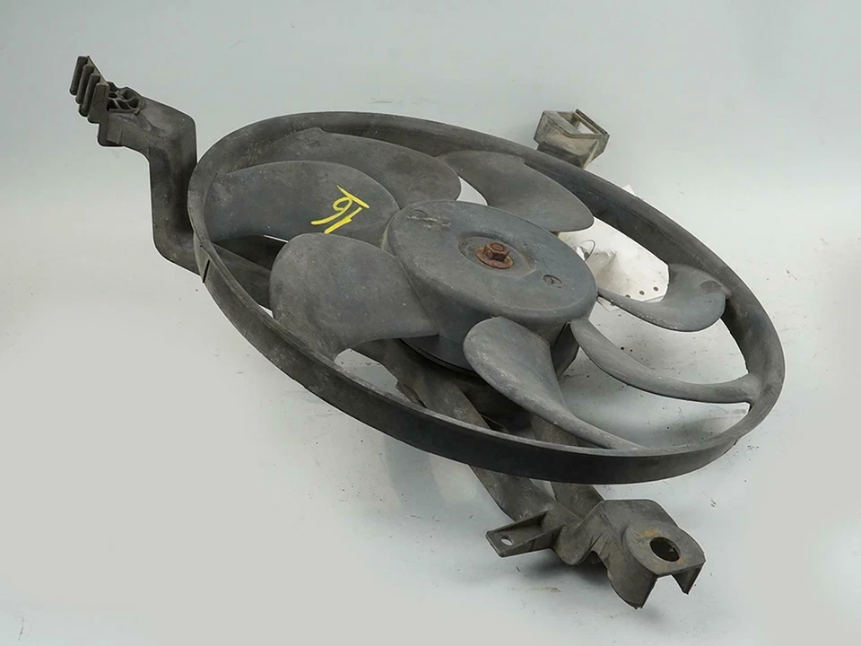 1995 - 1997 Chevrolet Monte Carlo Lumina 3.1 Electric Fan Cooling Motor Radiator - Image 3 of 4