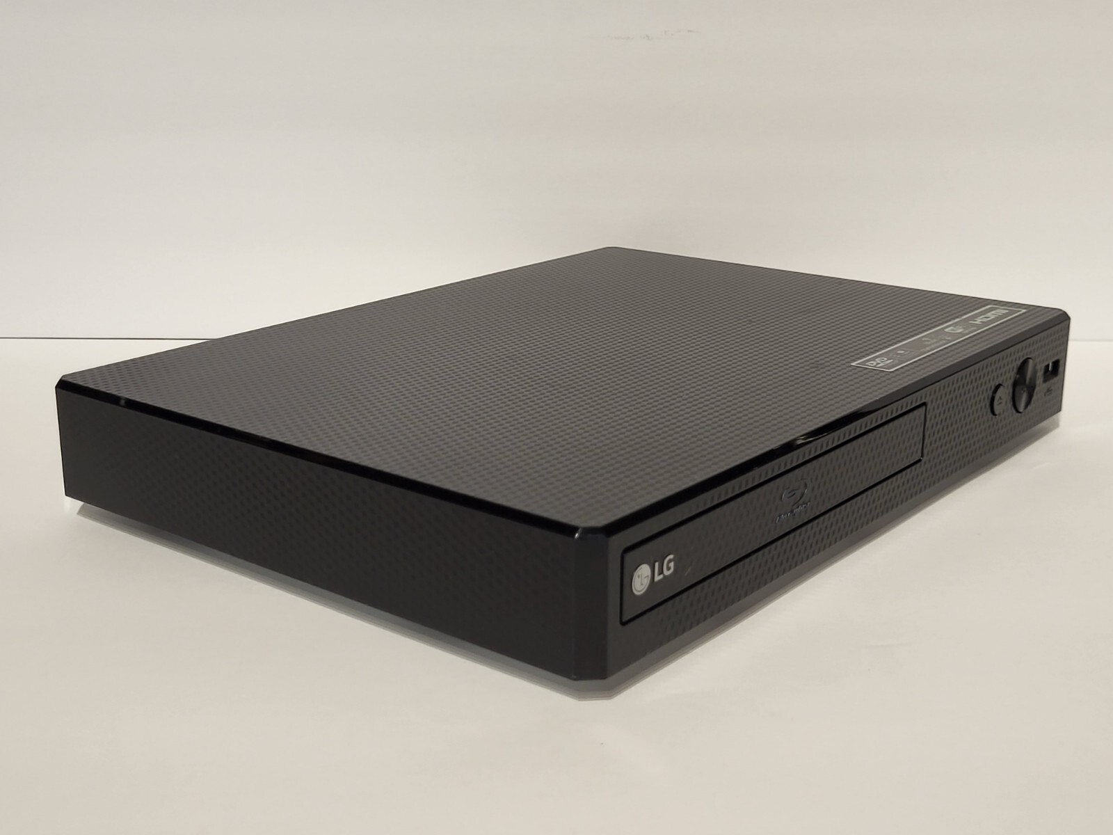 LG Bluray Disc DVD Player BP350 w/ WiFi & HDMI Cable NO POWER CORD