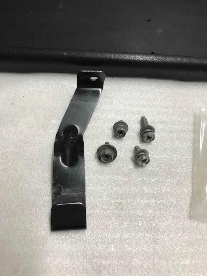 72-79 Datsun 620 captador sob painel bandeja pacote com suporte fabricante de equipamento original - Imagem 2 de 4