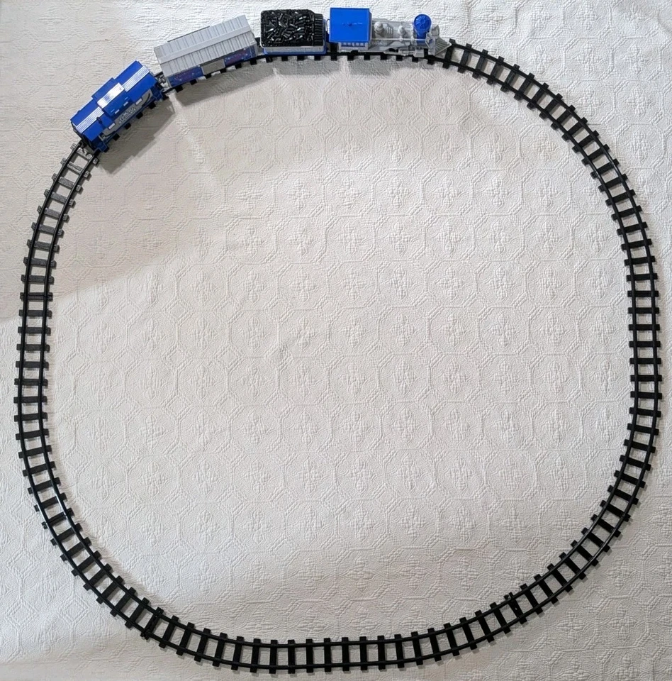 Lionel Frosty the Snowman G Gauge 55" X 72" Train Set 7-11498 Complete & Tested - Image 2 of 4