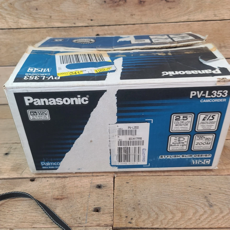 Panasonic PV-L353D VHS-C Camcorder Video Camera w/ Box & Accessories WORKS - Image 4 of 4