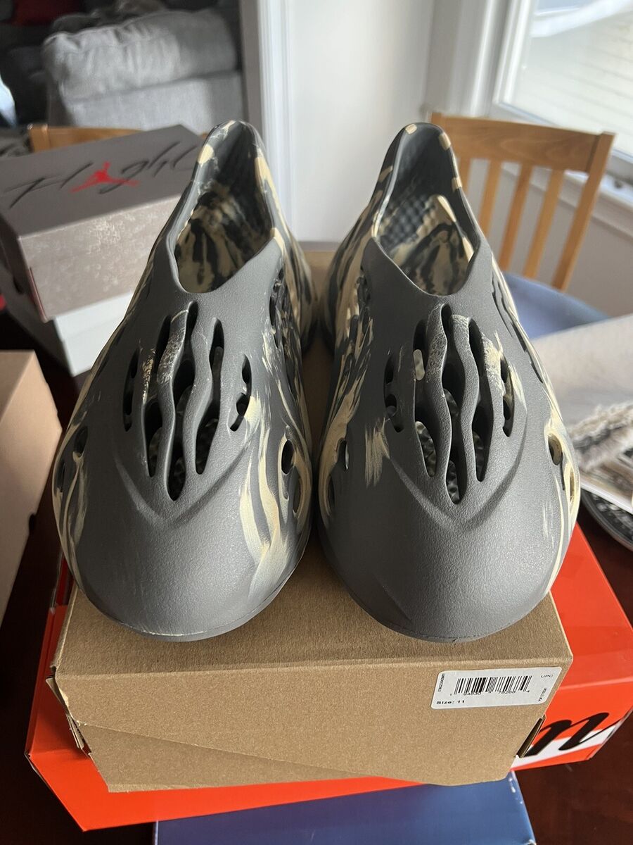 Adidas Yeezy Foam RNNR MXT Moon Grey GV7904 Size 11 VNDS OG Adidas Yeezy Foam RNNR MXT Moon Grey GV7904 Size 11 VNDS OG