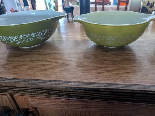 Vintage PYREX Spring Blossom Crazy Daisy Nesting Mixing Bowls set of 4