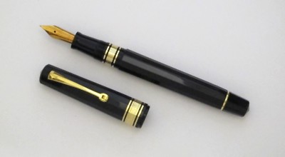 Omas Fountain Pen Milord Black & Gold Fountain Pen 18Kt Gold Fine