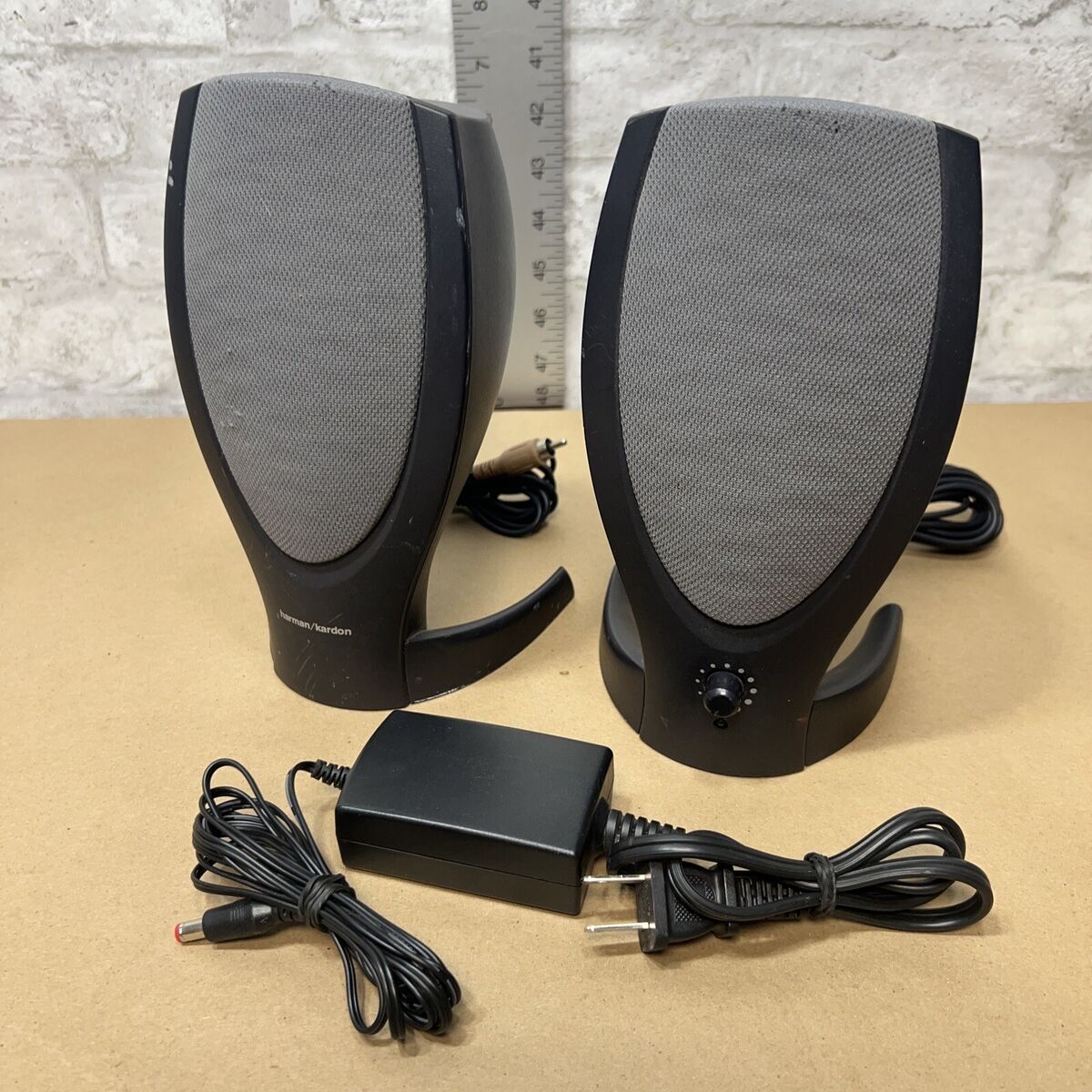 Harmon Kardon computer speakers w/ power supply CN-04N567 Harmon Kardon computer speakers w/ power supply CN-04N567
