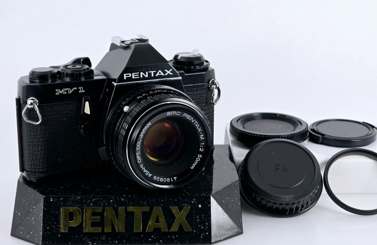 Pentax MV-1 35mm SLR フィルムカメラSMC 50mm F2 Pentax MV-1 35mm SLR Film Camera with 50mm F2 SMC A lens