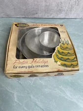 Vintage Mirro 4-tier round Cake Pan Set aluminum Party holiday READ