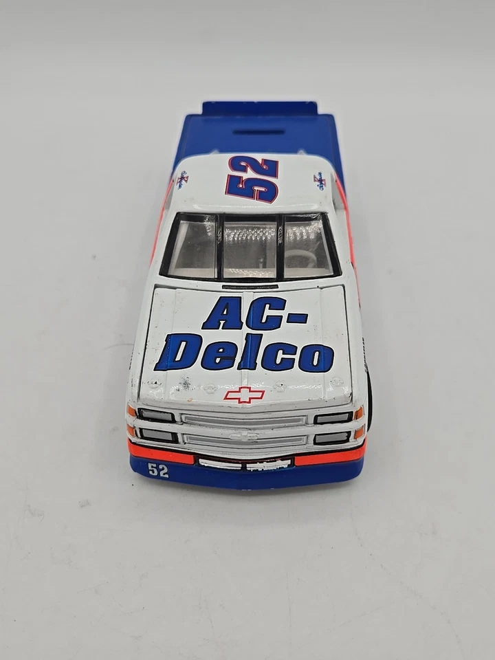 Camión tragamonedas NASCAR Action 1/24. Ken Schrader #52 AC Delco Foto 2 de 4