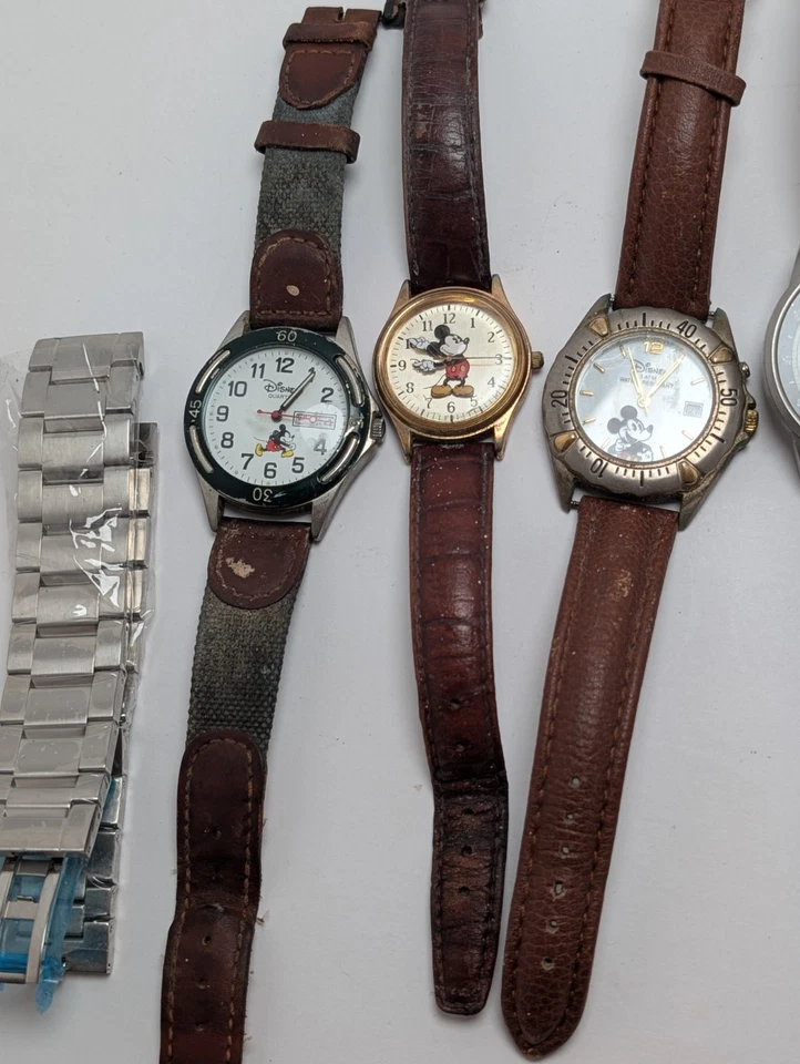 Lote de relógios vintage – Disney Mickey, Relíquia, IZOD, Citizen, Kenneth Cole + Mais - Imagem 2 de 4