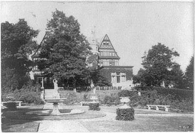 Photo:Tuxedo Park NY Mrs Richard Mortimer House Garden 1900s