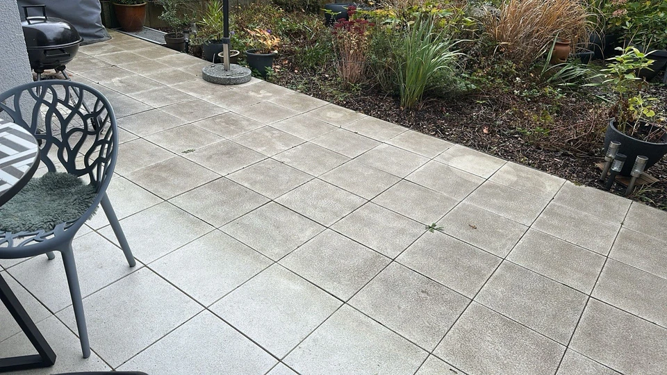 Terrassenplatten Weiß, allwetterbeständig, 30 -35 M2; eine Platte 40 cm• 40 cm; - Bild 2 von 2