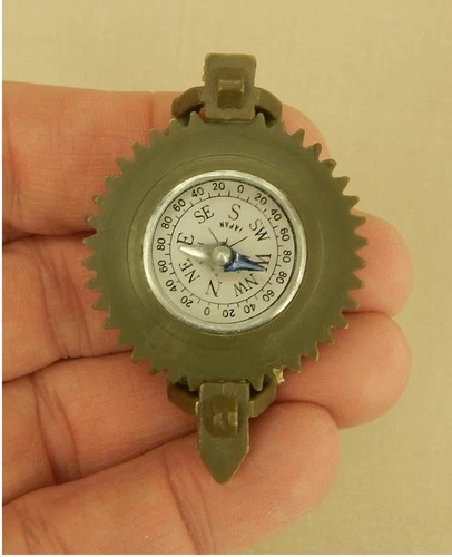 Vintage 1974 Hasbro GI Joe AT #7495 AT Training Center Green Plastic Compass C6