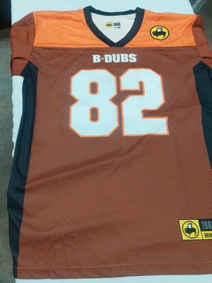 B-Dubs Buffalo Wild Wings jersey Large unisex short sleeve t-shirt