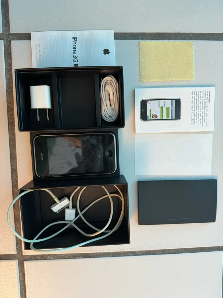 Apple iPhone 3GS - 16GB - Black A1303 As Is Parts Only Doesn't Power On - Image 2 of 4