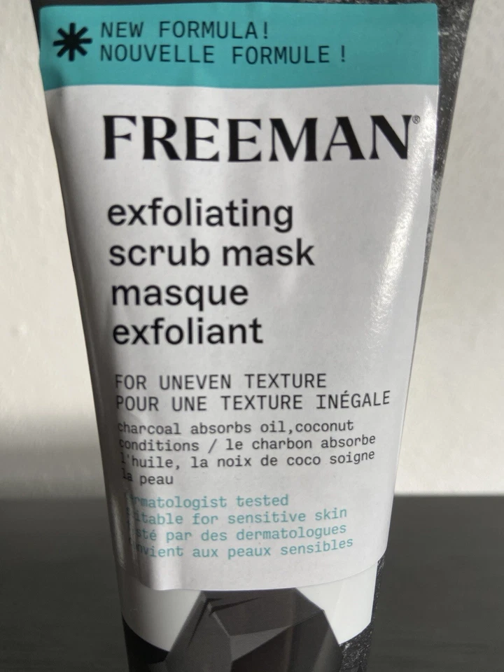 2 x Freeman Exfoliating Charcoal and Coconut Facial Scrub Mask - Image 3 of 3