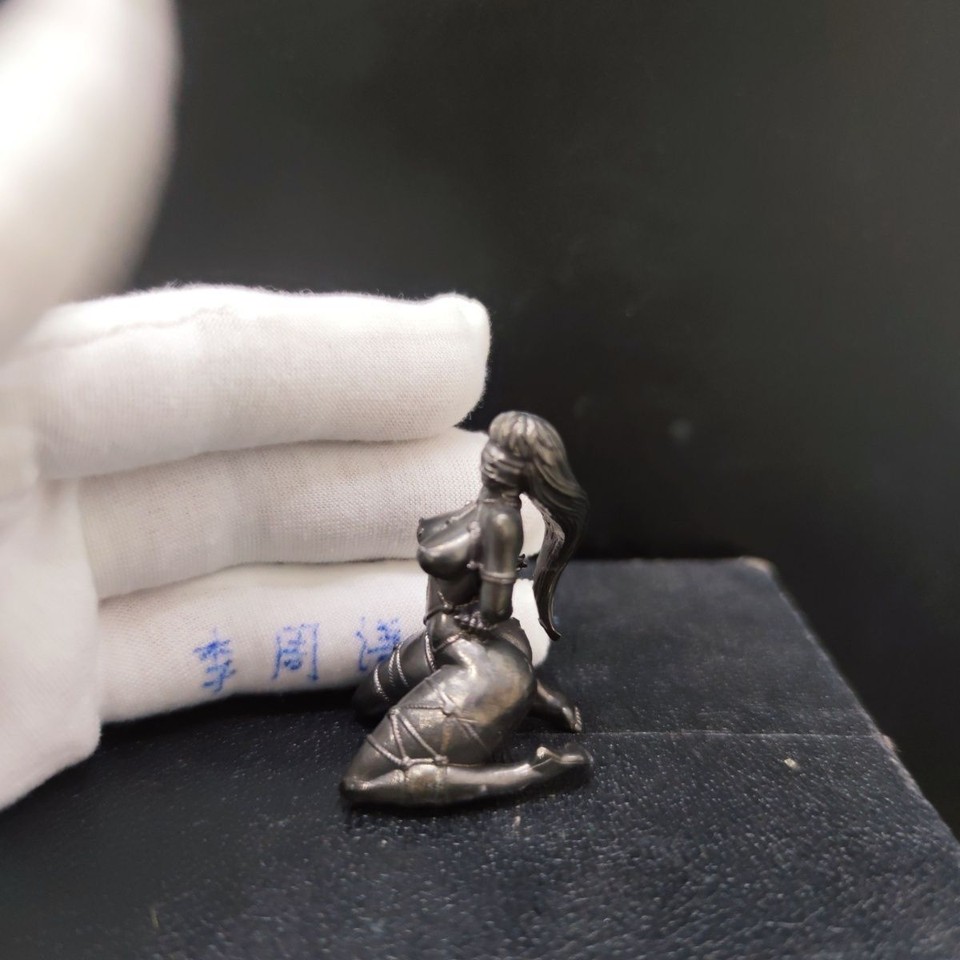 Girl Nude Female Body Beautiful Beauty Beauty Statue Body Art Hand Grip