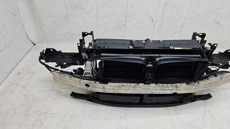 BMW F10 serie 5 2014-2016 montaje de panel de bloqueo de núcleo de soporte de radiador delantero OEM Foto 4 de 4