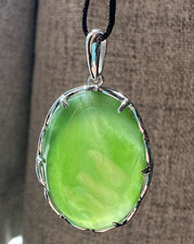 18" Sterling Silver Necklace w/ 25mmx18mm Oval Canadian Nephrite Jade Pendant