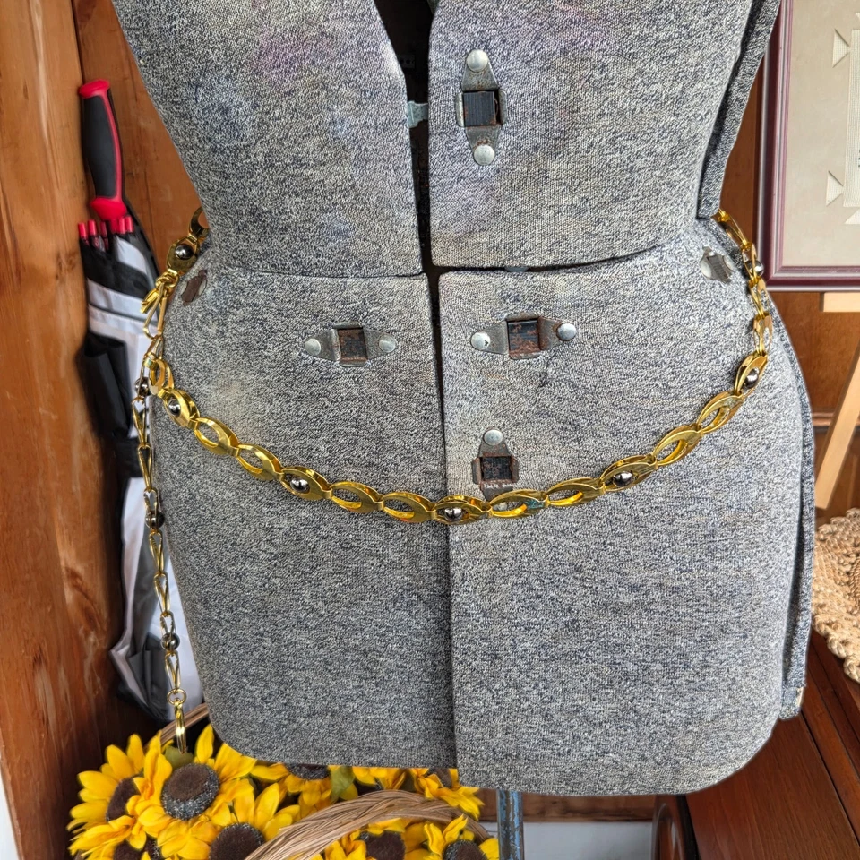 Vintage 1980s Gold Tone Chain Belt Black Balls in Center Size S-L - Image 2 of 4