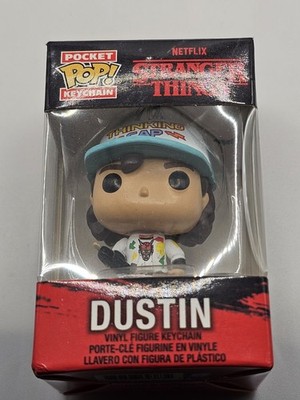 Stanger Things - Funko Pocket Pop! Schlüsselanhänger.  Dustin Baseball Cap Hellfire Tee. 