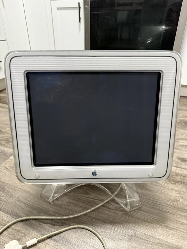Apple M7768 Studio Display 17" Clear Shell Vintage Monitor - Image 2 of 4