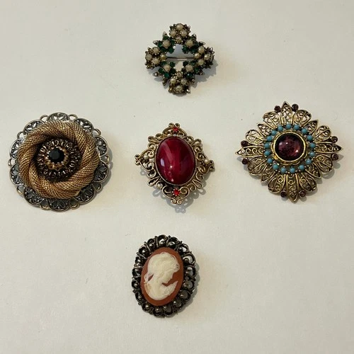 Vtg Lot Costume Jewelry Brooches Goldtone Silvertone Filigree Cameo Rhinestones