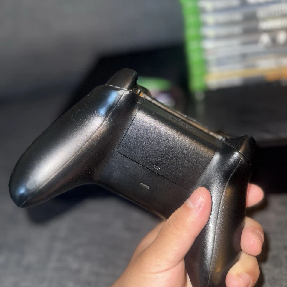 Paquete de consola Xbox One modelo 1540 1 TB con controlador (Stick Drift) y juegos Foto 4 de 4