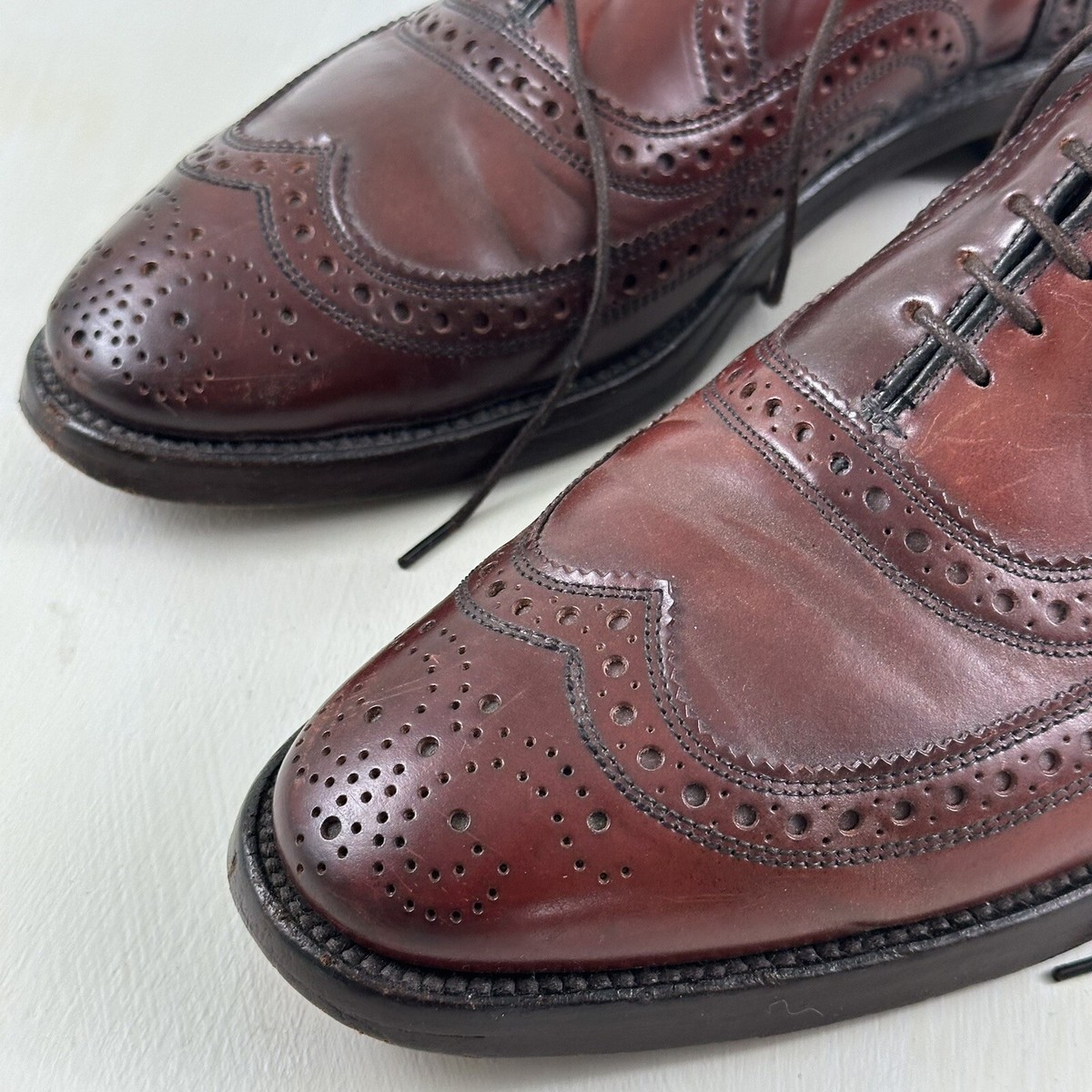 Allen Edmonds Mens Cambridge Shell Cordovan Shoes 9 C Burgundy Oxford Wingtips‎ Allen Edmonds Men Cambridge Shell Cordovan Wingtip... | Depop main image 2